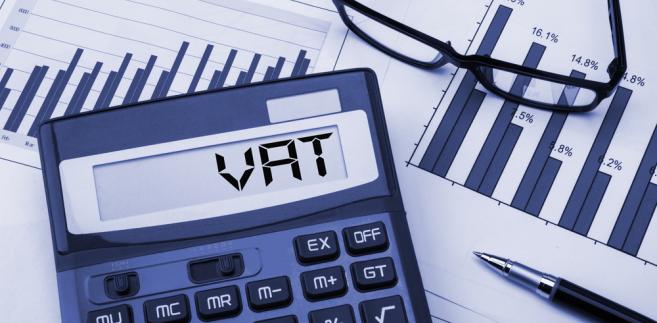 Nieodpłatny dowóz pracowników do firmy a podatek VAT